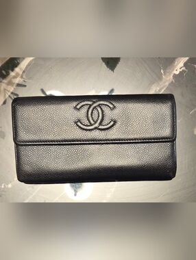 CHANEL Black Caviar Leather Wallet with CC Logo W/ CHAIN